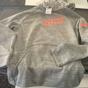 A boys hoodie, size 6 in great condition Nike